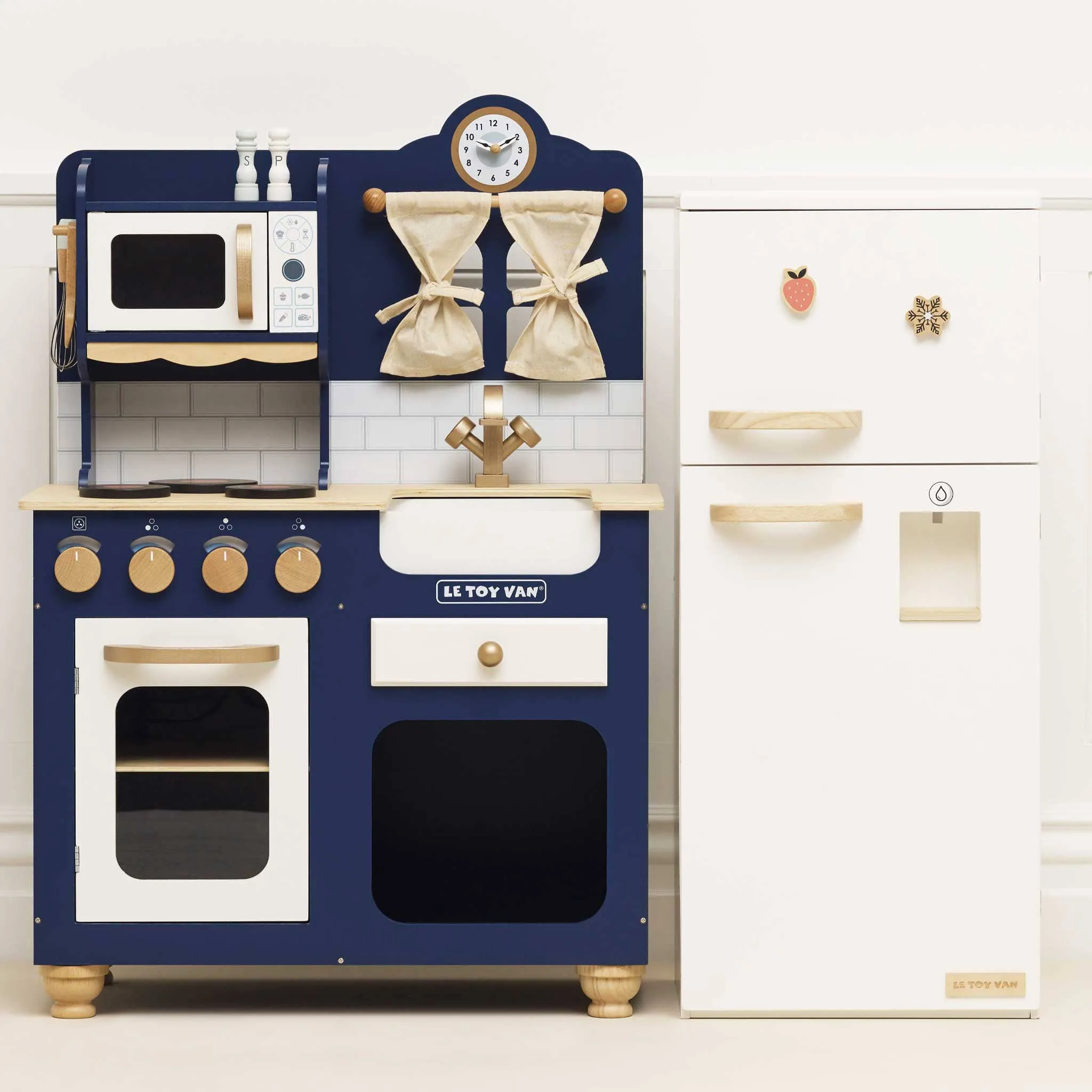 Oxford Wooden Play Kitchen